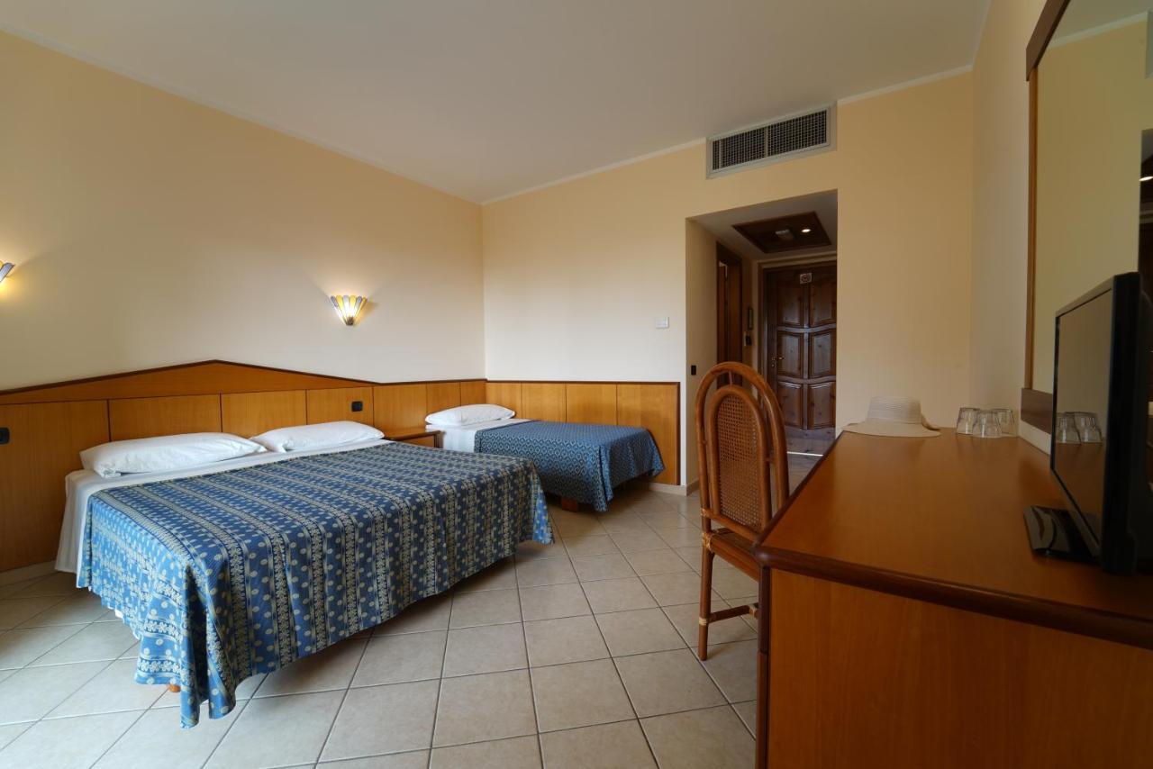 Villaggio Torre Ruffa Robinson Capo Vaticano Exterior foto