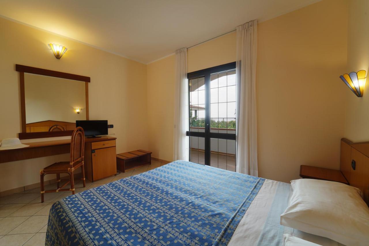 Villaggio Torre Ruffa Robinson Capo Vaticano Cameră foto